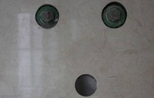 墙砖上打的孔怎么办视频(墙砖上打的孔怎么办视频讲解) 墙砖上打的孔怎么办视频(墙砖上打的孔怎么办视频讲解)